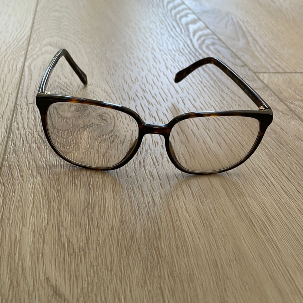 OLIVER PEOPLES